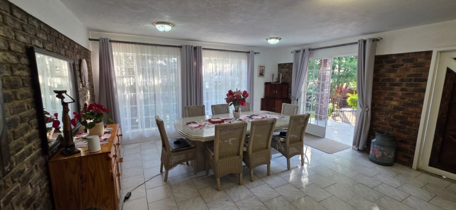 5 Bedroom Property for Sale in Wilkoppies North West